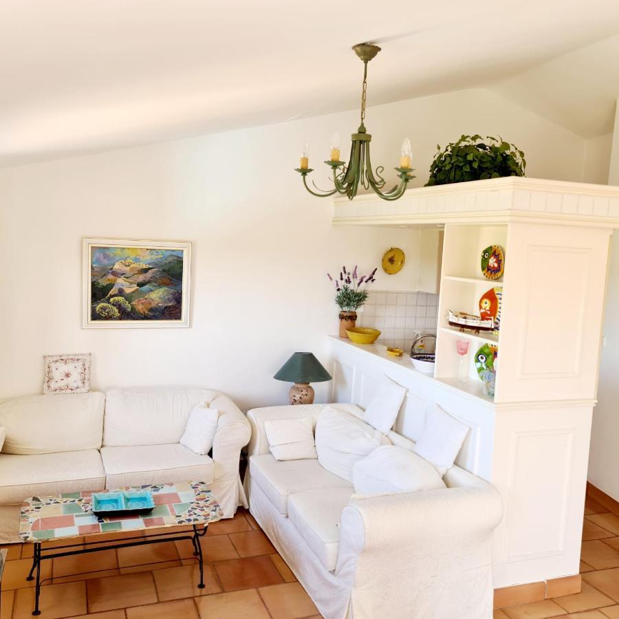 Hameau Des Amandiers - Vue Mer, Golf Et Vignes Apartment Сен Сир сюр Мер Екстериор снимка