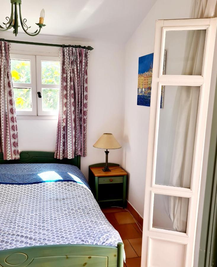 Hameau Des Amandiers - Vue Mer, Golf Et Vignes Apartment Сен Сир сюр Мер Екстериор снимка