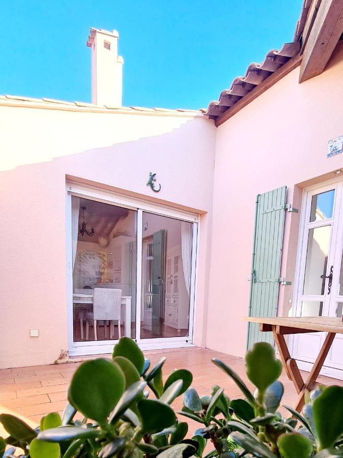 Hameau Des Amandiers - Vue Mer, Golf Et Vignes Apartment Сен Сир сюр Мер Екстериор снимка
