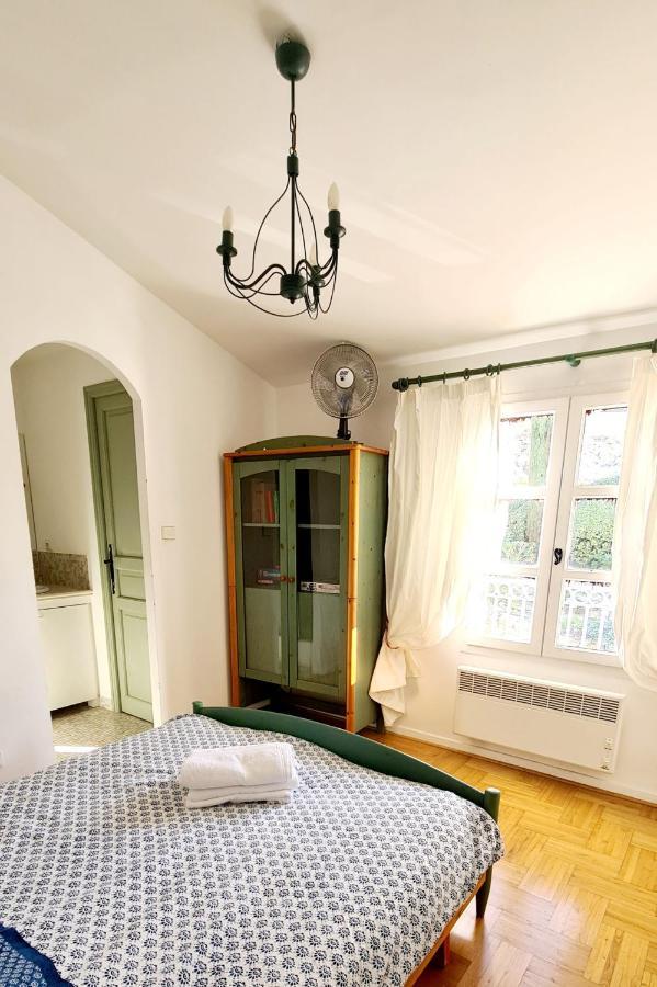 Hameau Des Amandiers - Vue Mer, Golf Et Vignes Apartment Сен Сир сюр Мер Екстериор снимка